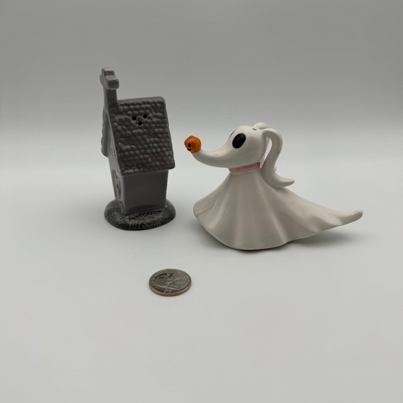 Disney Nightmare Before Christmas Zero & Doghouse Salt and Pepper Shakers - Picture 8 of 11